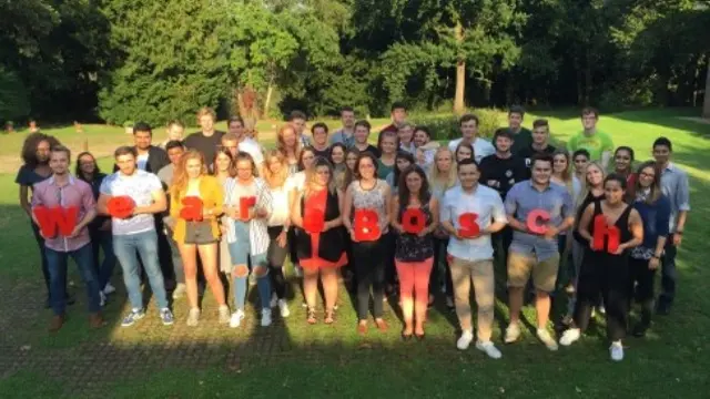 students group picture BUILD programme